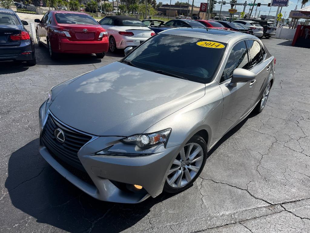 2014 Lexus IS 250's photo