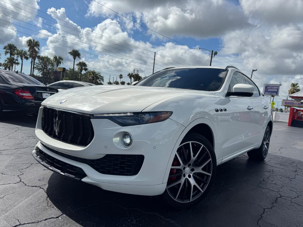 2017 Maserati Levante S's photo